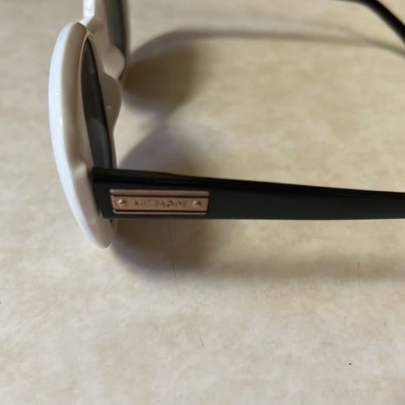 Vintage Adrienne Vittadini Sunglasses - Picture 6 of 8